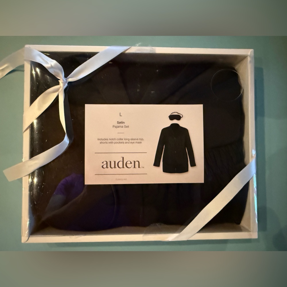 NWT Women's black long sleeve Satin Shorts Pajama Set with eye mask